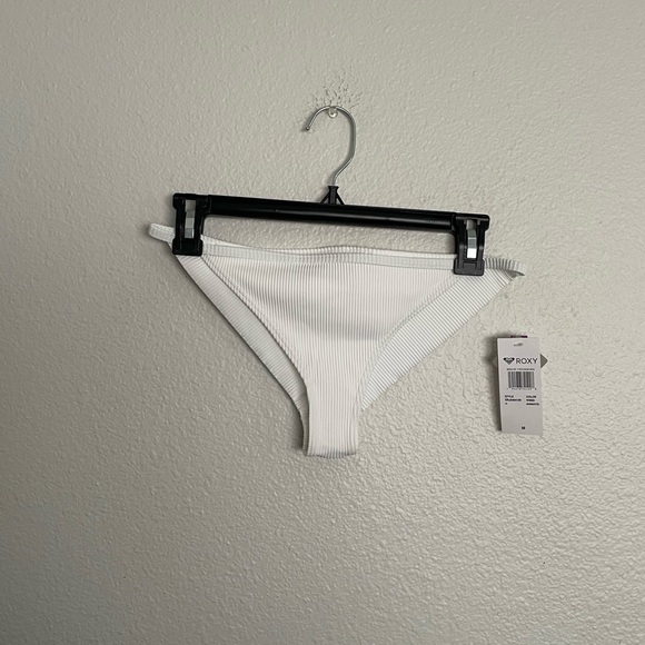 Roxy Other - 🆕NWT roxy white ribbed cheeky bikini bottoms